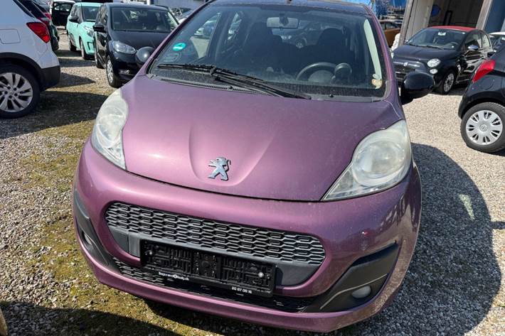 Lilla Peugeot 107 fra 2013