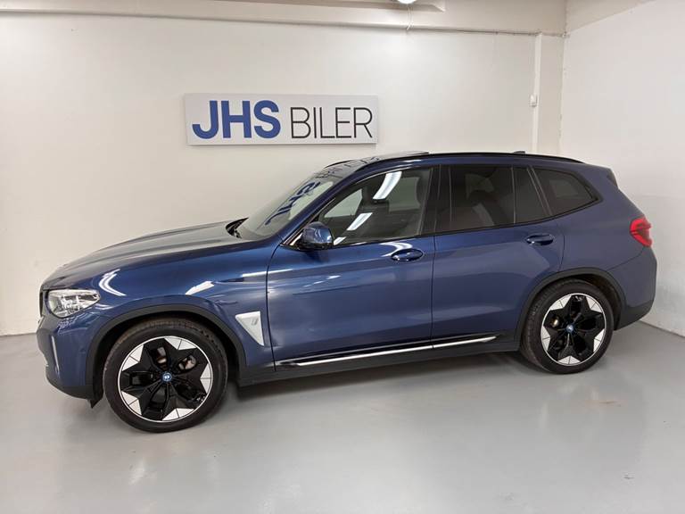 BMW iX3 Charged Plus