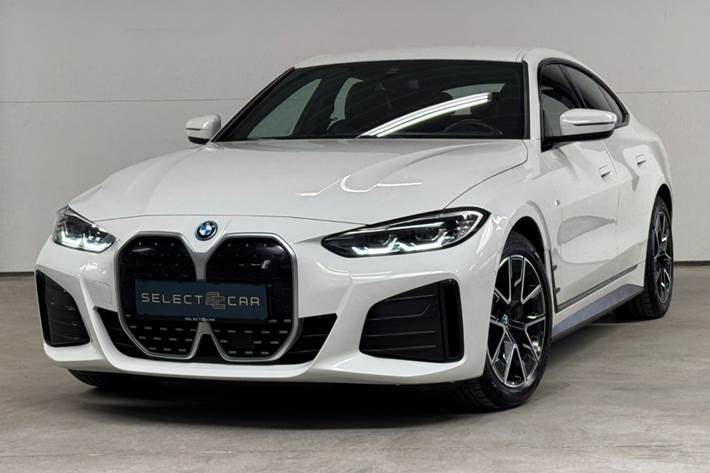 Hvid BMW i4 fra 2024