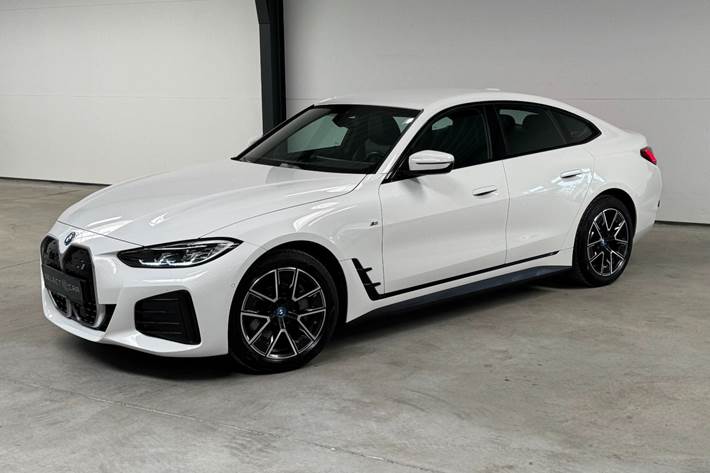 Hvid BMW i4 fra 2024