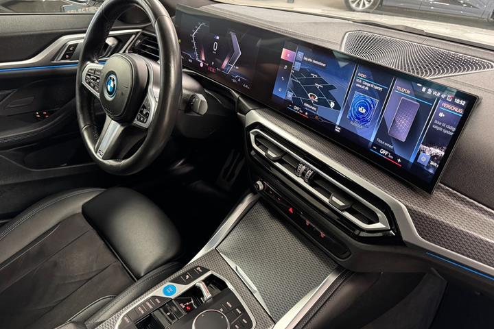 Hvid BMW i4 fra 2024