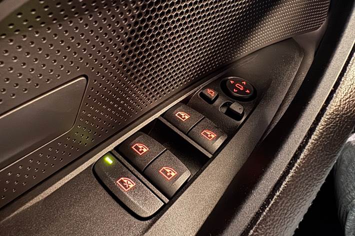 Hvid BMW i4 fra 2024