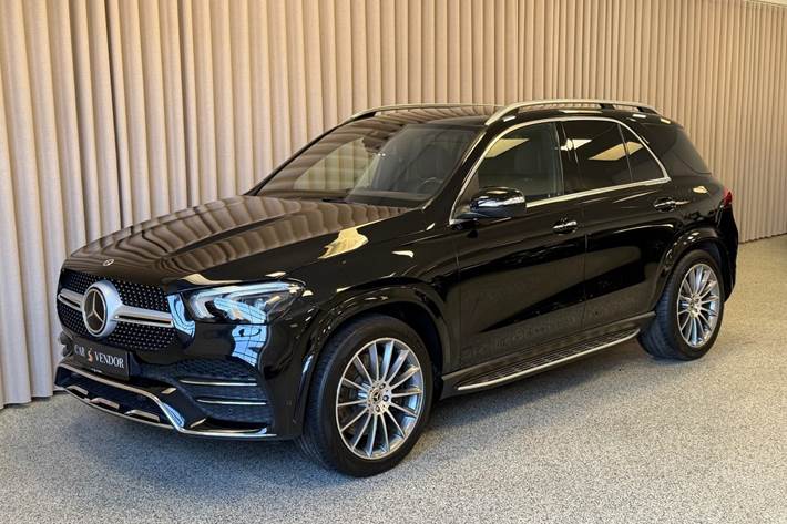 Sort Mercedes GLE350 de fra 2022 set udefra