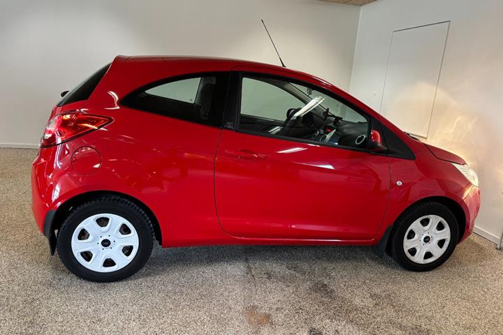 Rød Ford Ka fra 2012