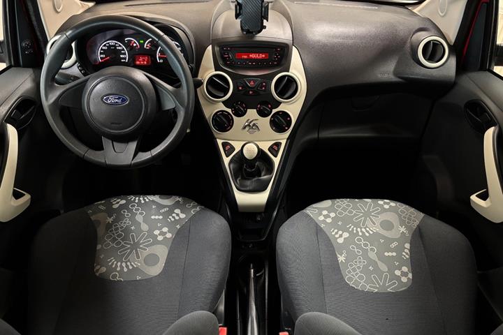 Rød Ford Ka fra 2012