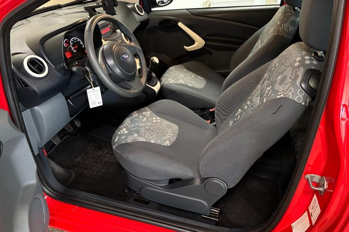 Rød Ford Ka fra 2012