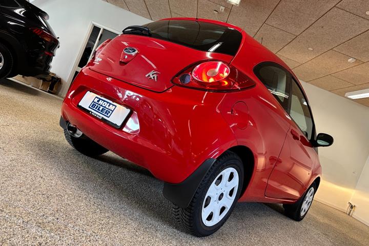 Rød Ford Ka fra 2012