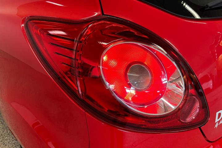 Rød Ford Ka fra 2012