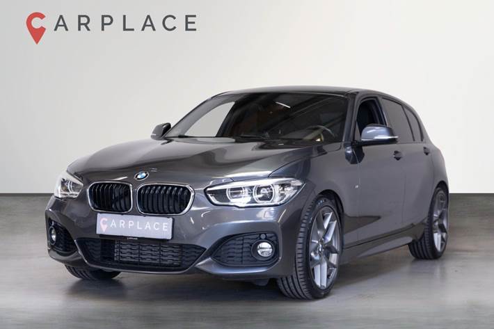 Grå BMW 118i fra 2019