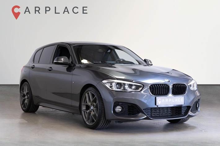 Grå BMW 118i fra 2019