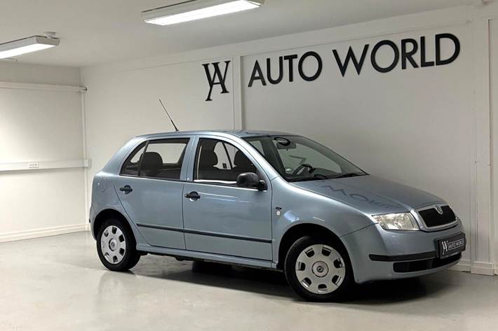 Blå Skoda Fabia fra 2002