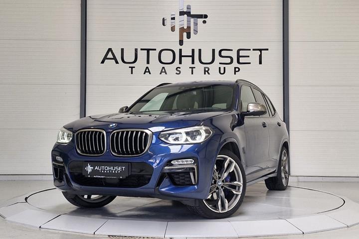 Blå BMW X3 fra 2019 set udefra