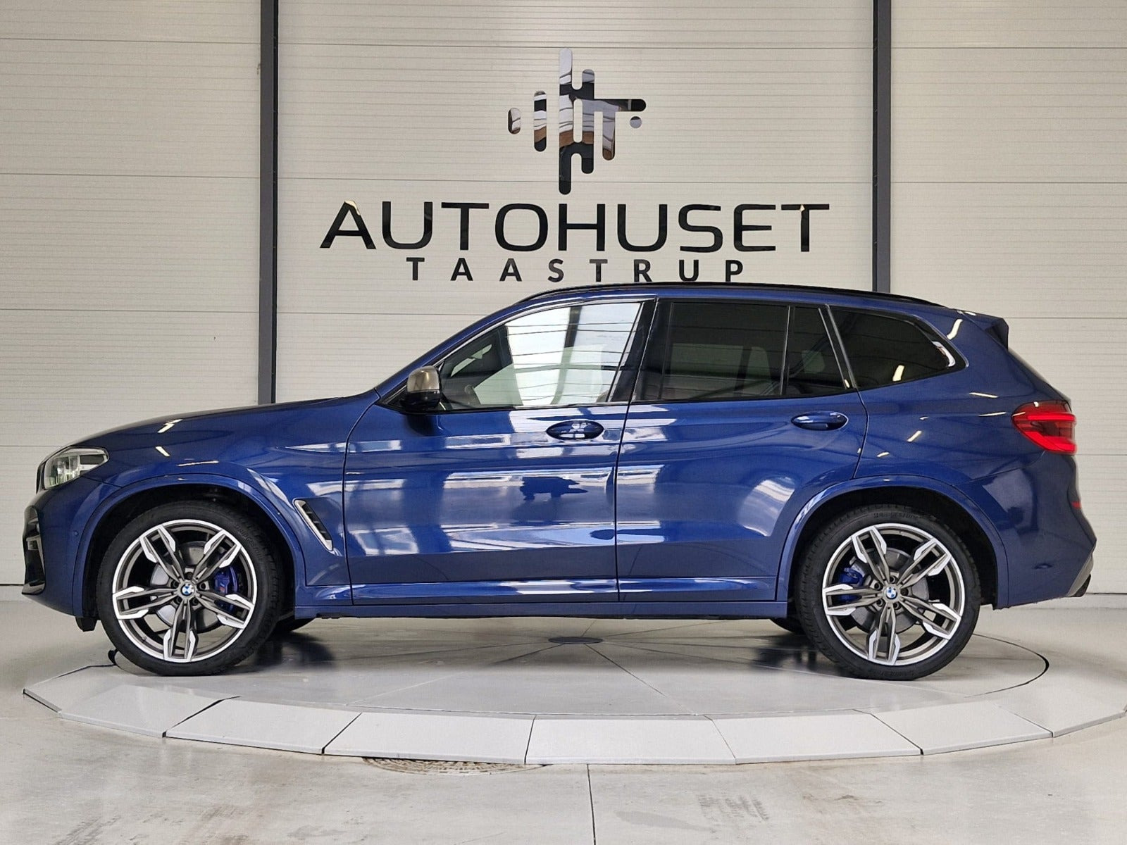 Blå BMW X3 fra 2019