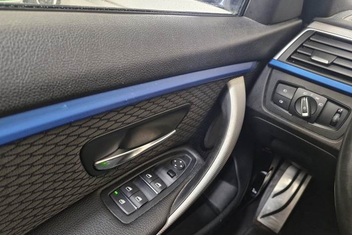 Grå BMW 420i fra 2019