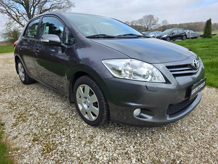 Toyota Auris 1,6 T2