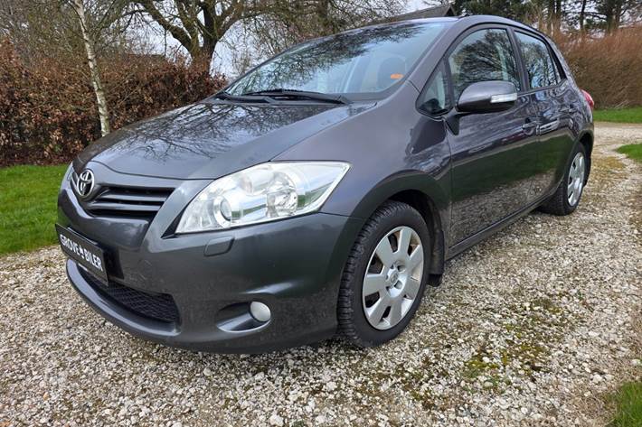 undefined Toyota Auris fra 2010