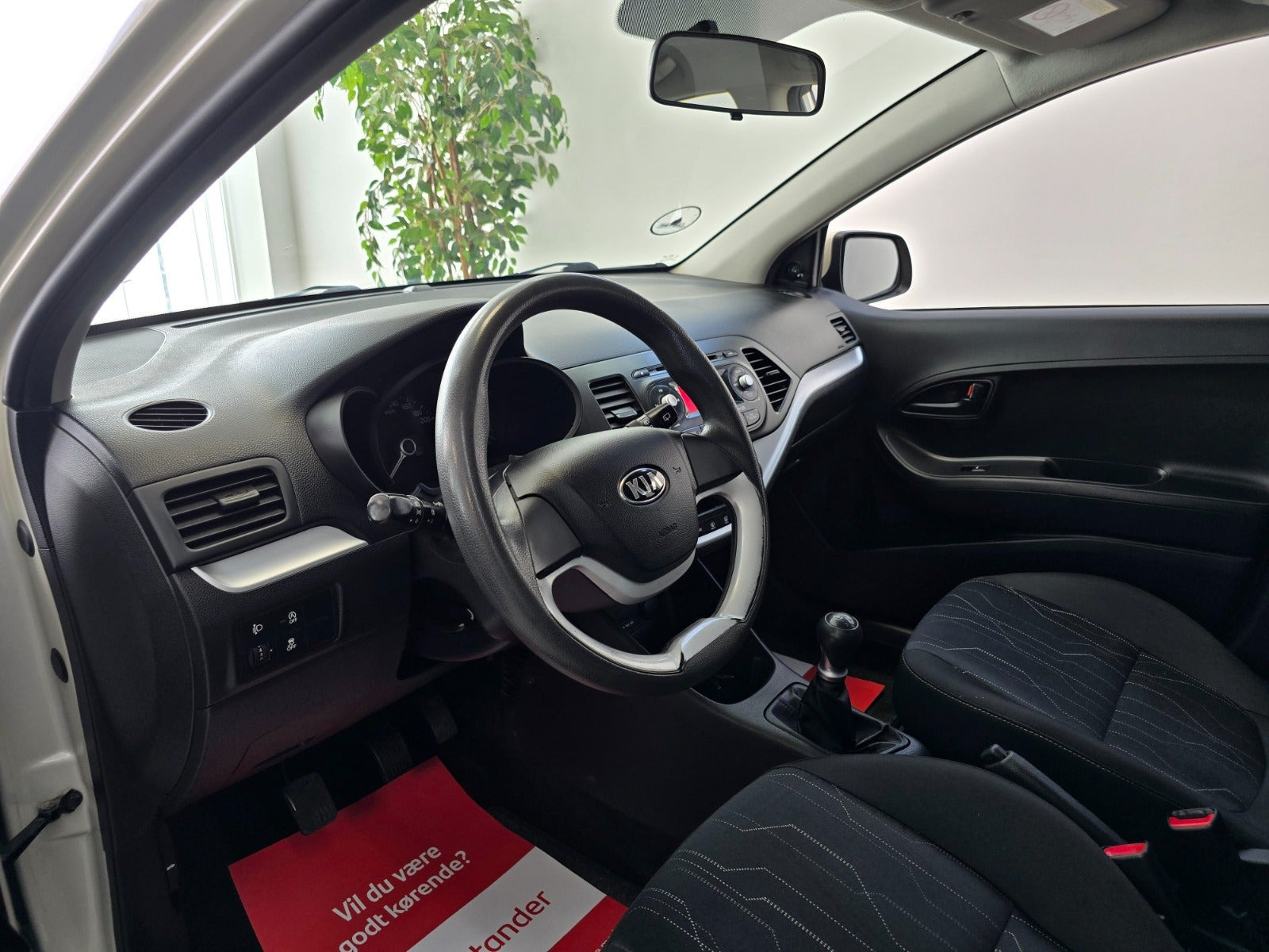 Beige Kia Picanto fra 2014
