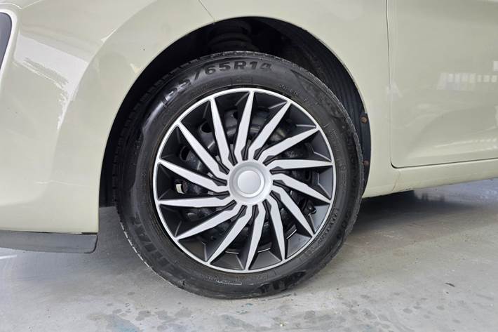 Beige Kia Picanto fra 2014