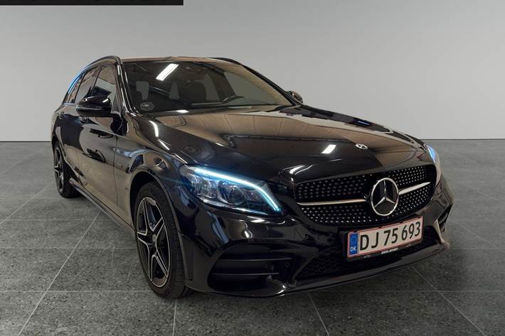Sort Mercedes C300 de fra 2021