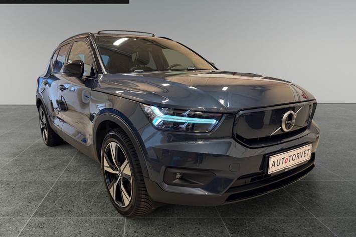 Blå Volvo XC40 fra 2022