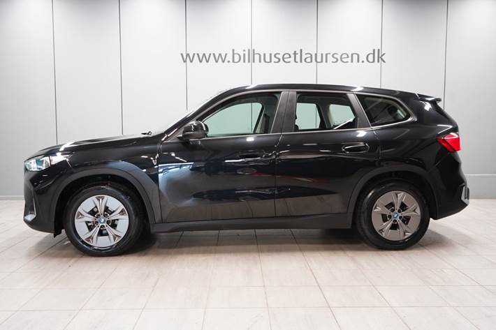 Sort BMW iX1 fra 2023