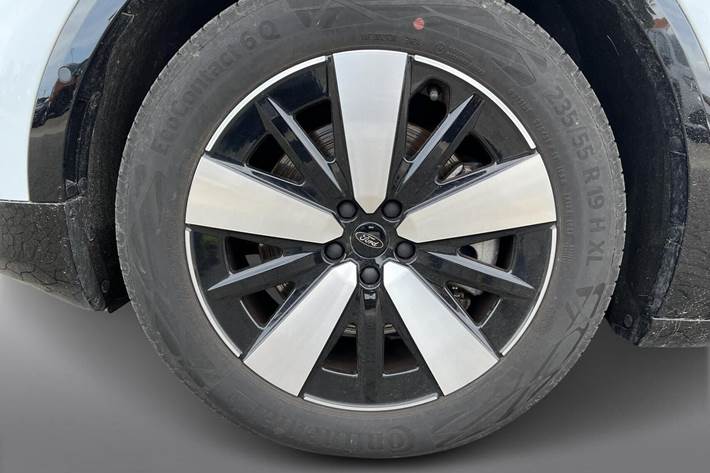 Hvid Ford Capri fra 2025