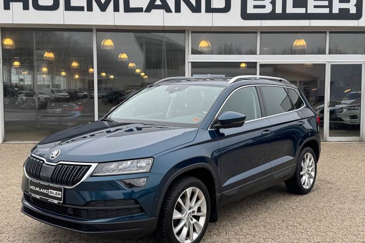 Blå Skoda Karoq fra 2021