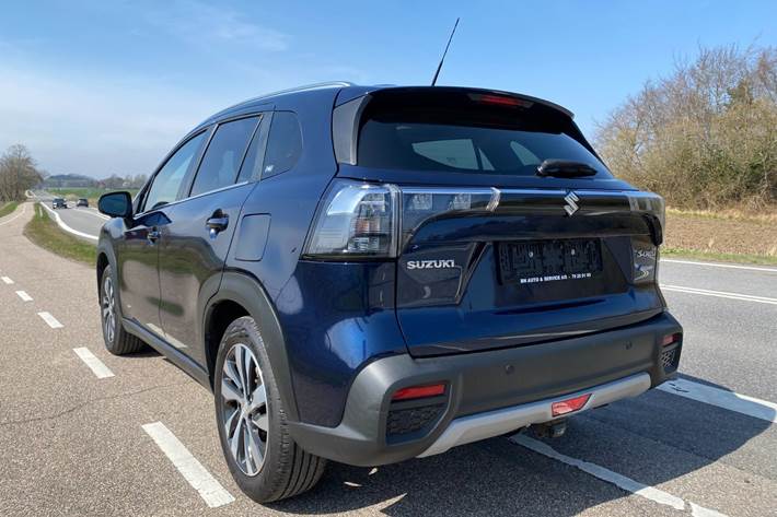 Blå Suzuki S-Cross fra 2022