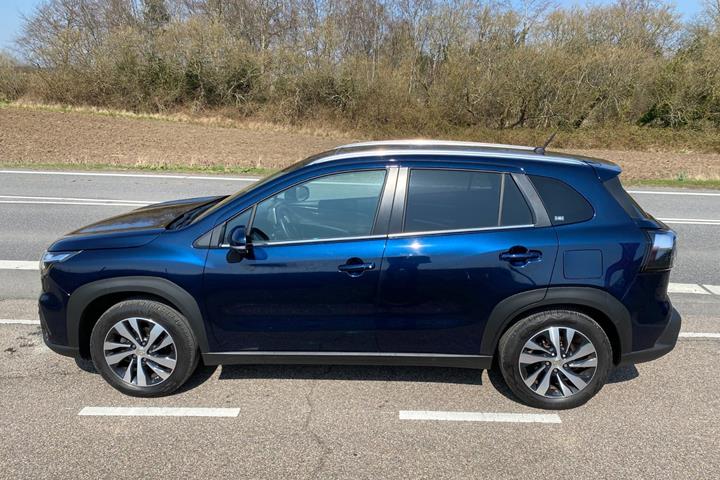 Blå Suzuki S-Cross fra 2022