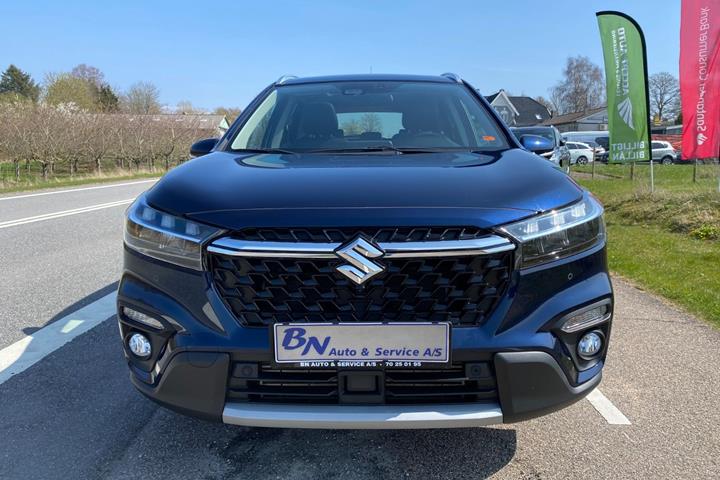 Blå Suzuki S-Cross fra 2022