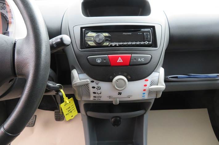 undefined Peugeot 107 fra 2011