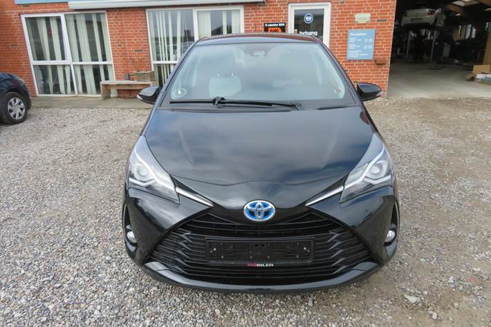 Sort Toyota Yaris fra 2017