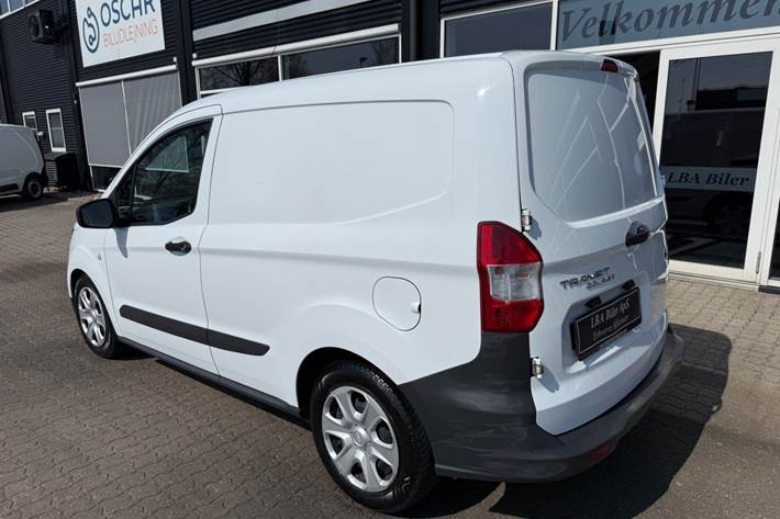 Hvid Ford Transit Courier fra 2021