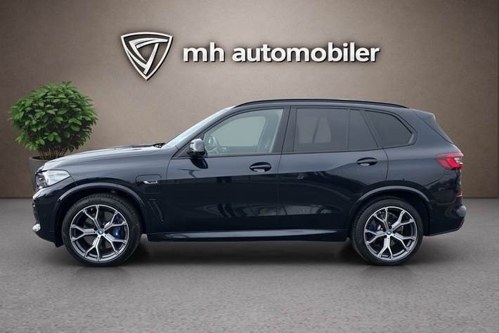Sort BMW X5 fra 2022