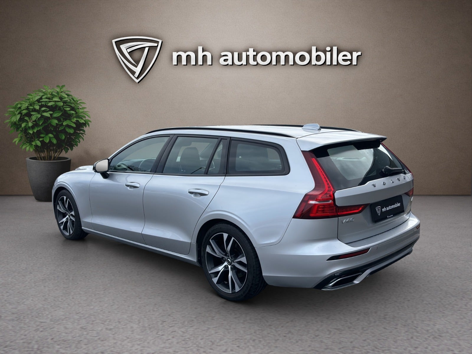Sølv Volvo V60 fra 2021
