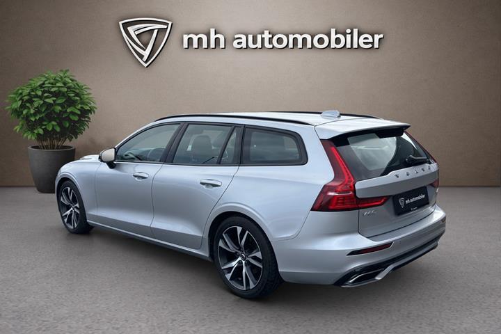 Sølv Volvo V60 fra 2021