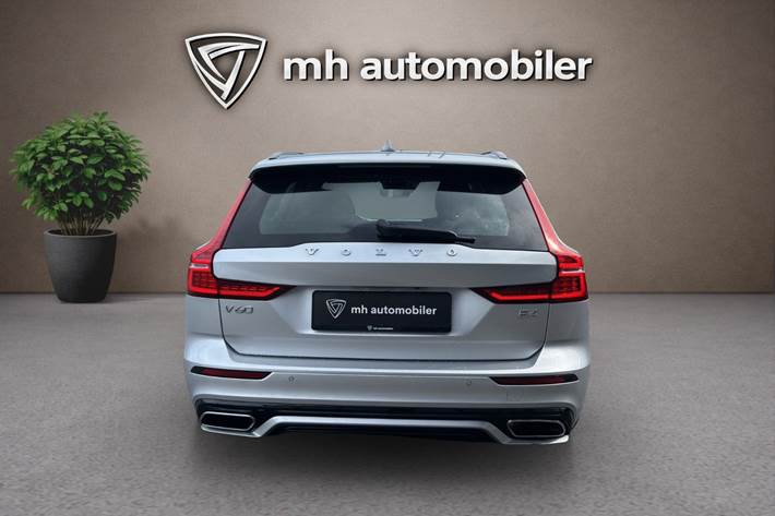 Sølv Volvo V60 fra 2021