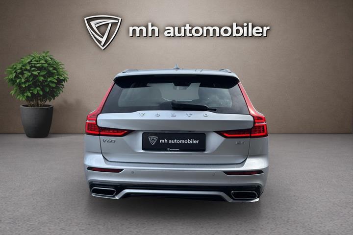 Sølv Volvo V60 fra 2021