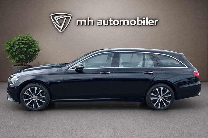 Sort Mercedes E300 de fra 2021