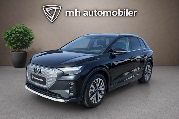 Sort Audi Q4 e-tron fra 2023 set udefra