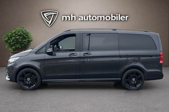 Grå Mercedes V300 d fra 2021