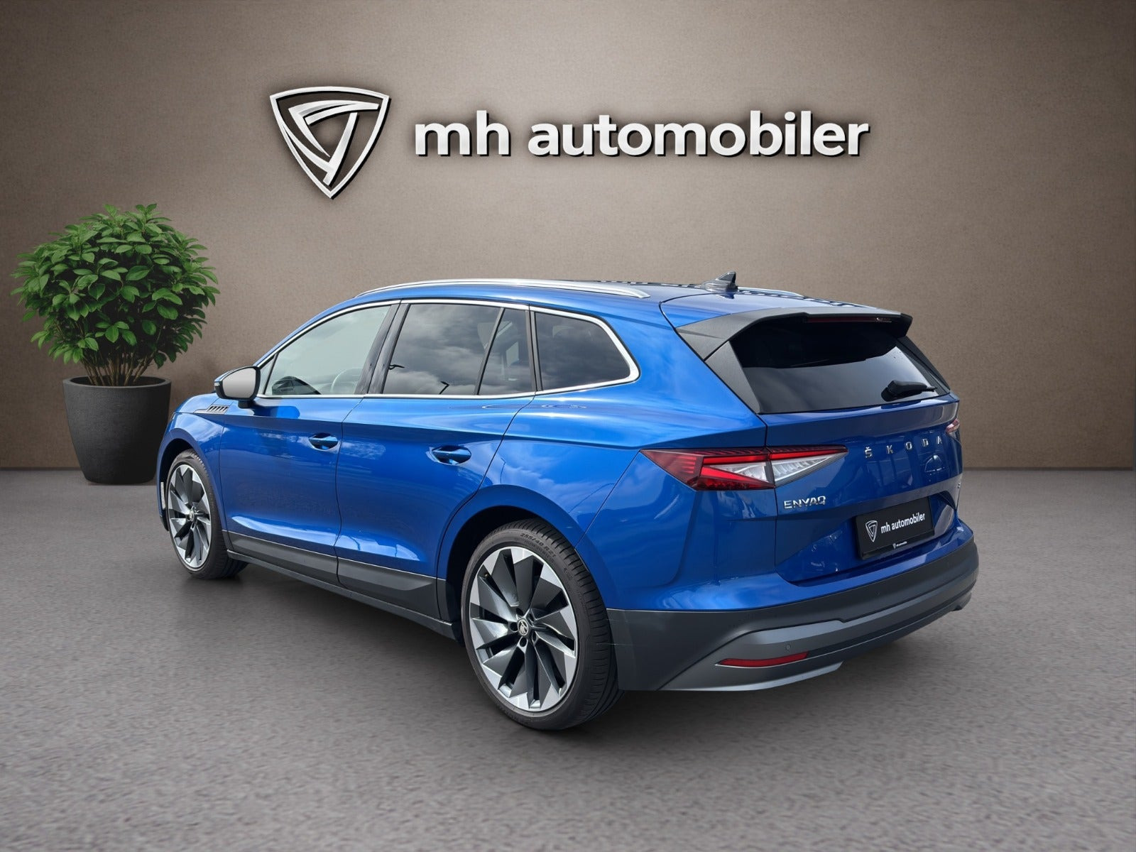 Blå Skoda Enyaq fra 2023