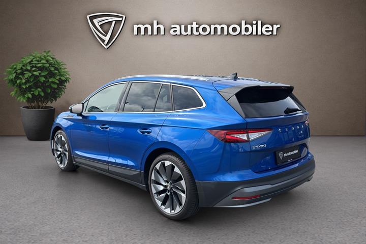 Blå Skoda Enyaq fra 2023