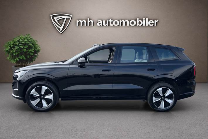 Sort Volvo EX90 fra 2025