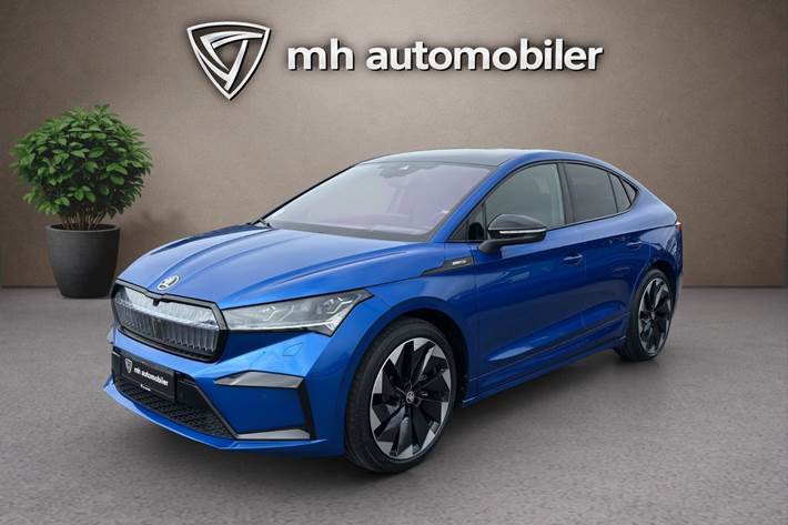Blå Skoda Enyaq fra 2023 set udefra