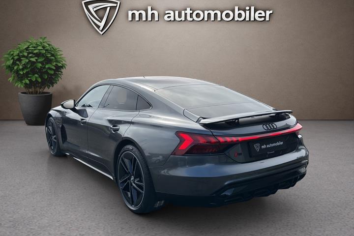 Grå Audi RS e-tron GT fra 2021