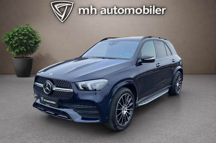 Blå Mercedes GLE350 de fra 2022 set udefra