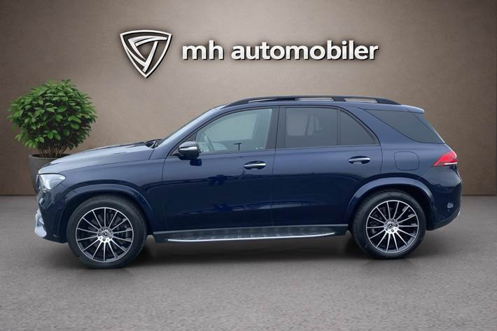 Blå Mercedes GLE350 de fra 2022