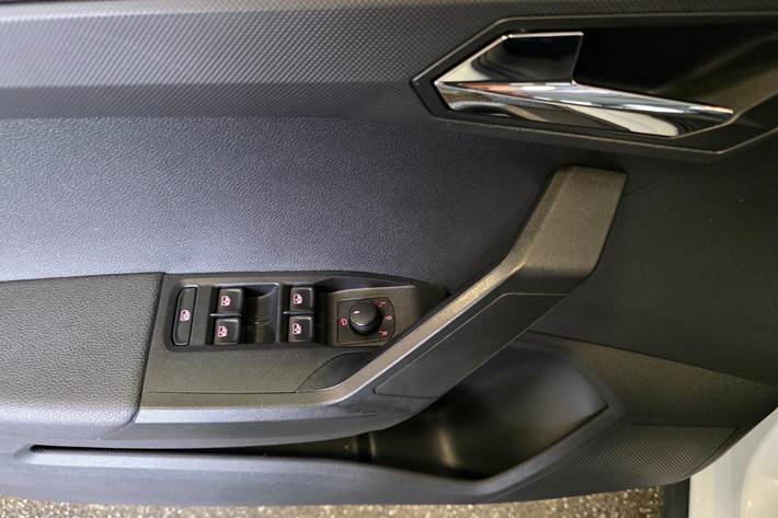 Hvid Seat Arona fra 2018