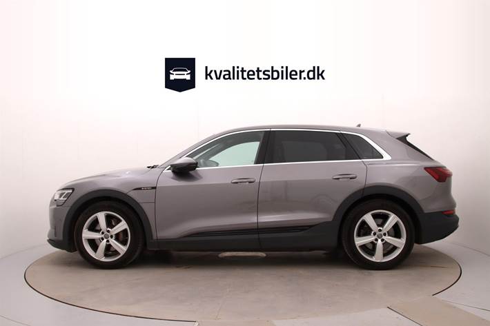 Grå Audi e-tron fra 2019